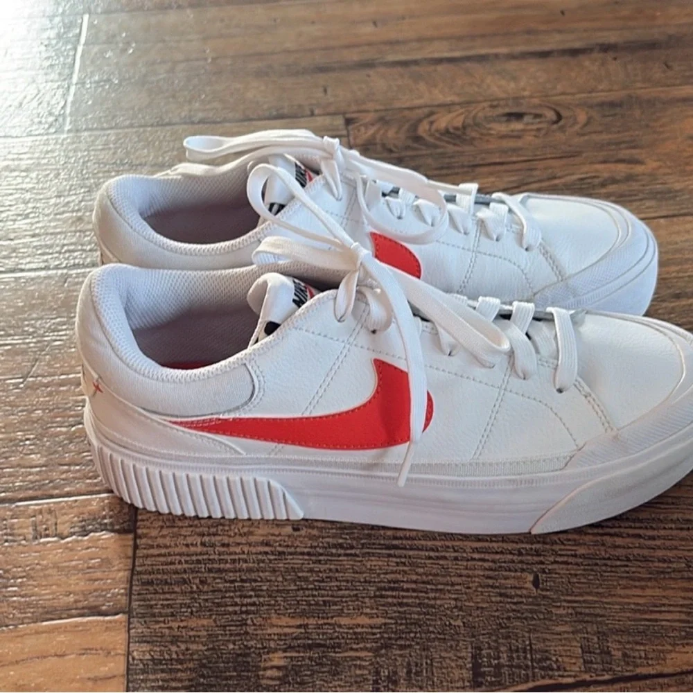 Nike Women's White Sneakers with Red Swoosh great condition! Size 8.5